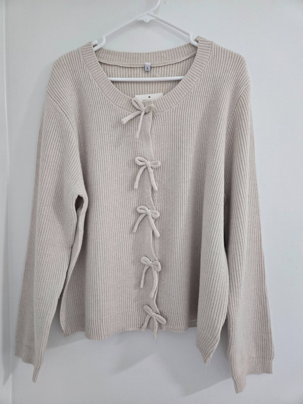 KIPFALL Women's Cropped Bow Cardigan Sweater Size L-Beige, Long sleeve, NWT